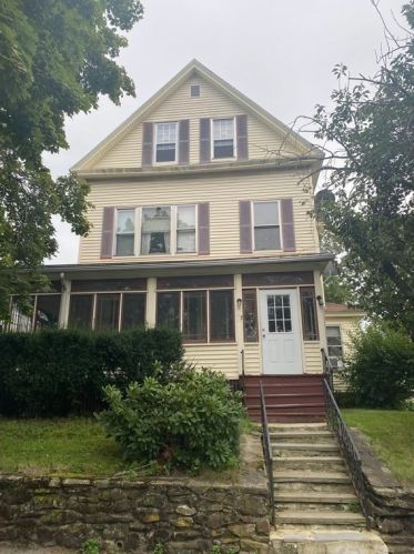 93 May St, Worcester, MA 01602-3422