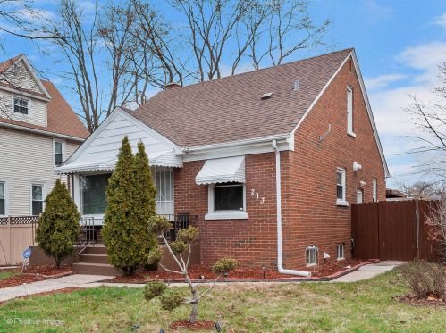 213 19th Ave, Broadview, IL 60153-1461