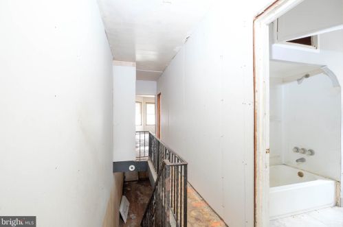 1274 Sheridan St, Camden NJ 08104-3544 exterior