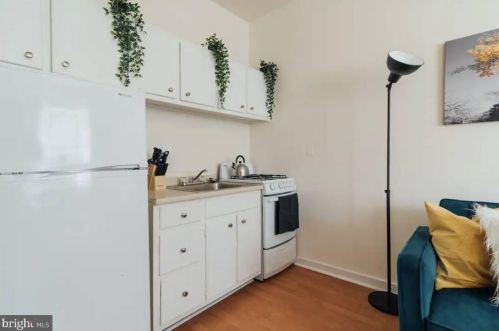 521 21st St, Philadelphia PA  19130-3242 exterior