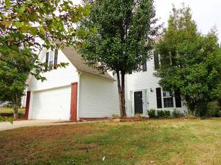 812 Sugar Oak Ln, Lawrenceville GA  30043-8706 exterior