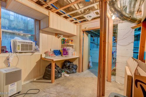 528 Creston St, Meskegon MI 49442-2262 exterior