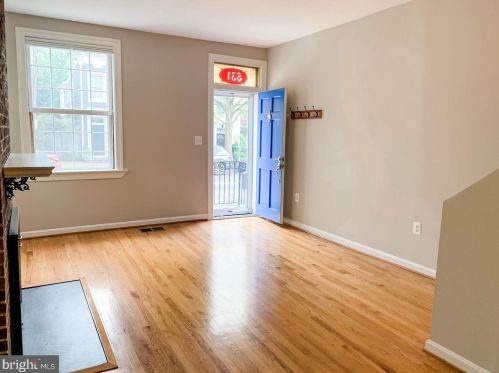 531 Columbus St, Alexandria VA  22314-4150 exterior