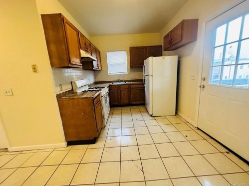 8 Morgan Ave, Poughkeepsie NY  12601-2709 exterior