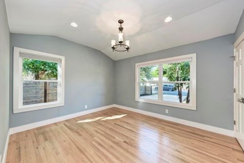 6105 Belfast Dr, Austin TX 78723-1117 exterior