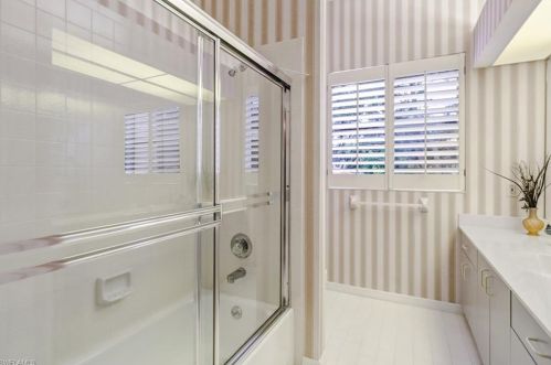 4870 Boulevard Ct, Naples FL 34103-3046 exterior