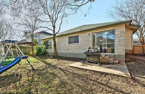 7905 Bramble Bush Dr, Austin TX exterior