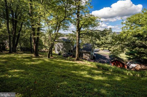 139 Maple Leaf Ln, Pottstown PA 19464-1563 exterior