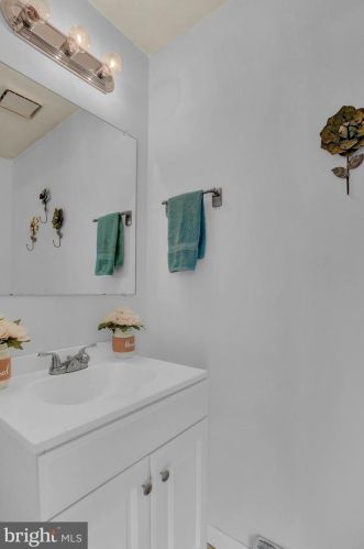 407 Meade Ave, Hanover PA 17331-3622 exterior