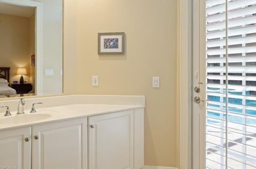 8808 Ln Palma Ln, Naples FL 34108-7755 exterior