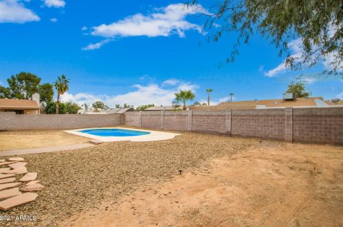 4045 Crocus Dr, Phoenix AZ 85032-5417 exterior