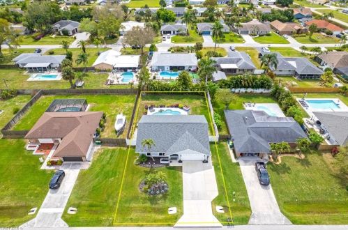 124 Willowick Dr, Naples FL 34110-1361 exterior