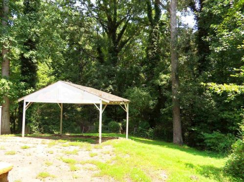 2327 Jones Rd, Atlanta GA  30318-5915 exterior