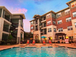 625 Stassney Ln, Austin TX  78745-3148 exterior