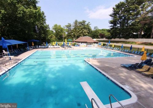 11601 Magruder Ln, Rockville MD 20852-4369 exterior