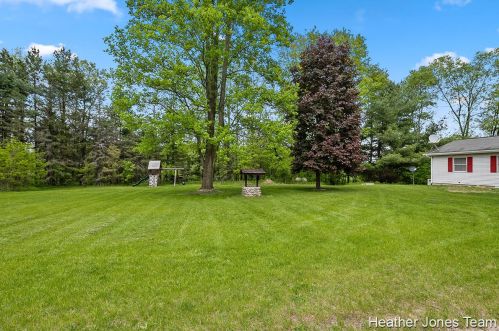 5682 Bartonville Rd, Belding MI 48809-8708 exterior