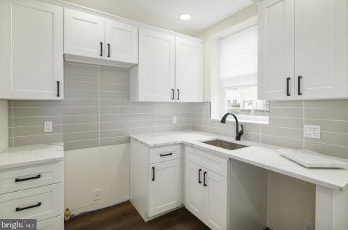 2829 Cantrell St, Philadelphia PA 19145-2412 exterior