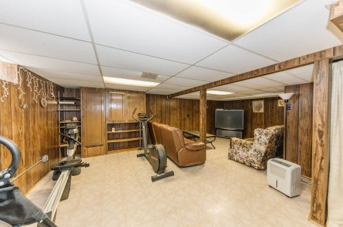 8930 Lincoln Ave, Milwaukee WI 53207-1711 exterior