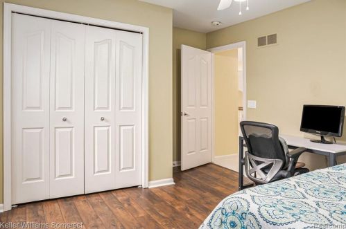 5348 Creekmonte Dr, Rochester MI 48306-4793 exterior