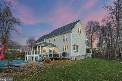 2949 Queensberry Dr, Huntingtown MD 20639-2306 exterior