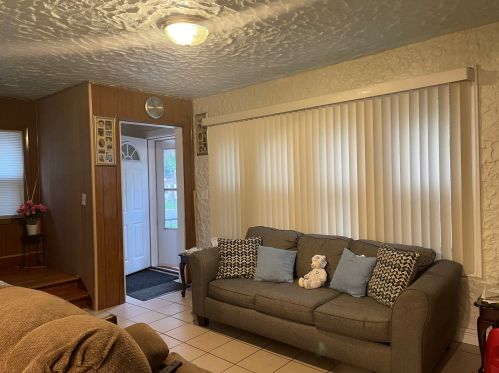 208 Keith Ave, Waukegan IL 60085-2136 exterior