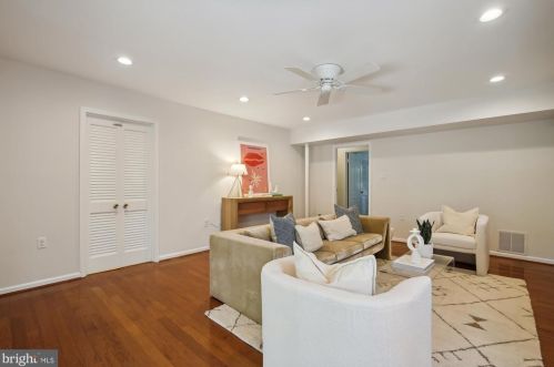 6340 Golf Crse Sq, Alexandria VA 22307-1225 exterior