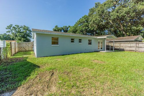 1735 Comanche Ave, Tampa FL 33634-5043 exterior