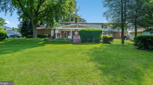 1078 Corn Crib Dr, Huntingdon Valley PA 19006-3306 exterior