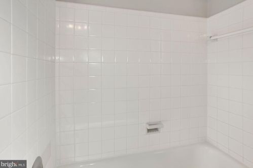 2022 21 St, Arlington VA 22201-3607 exterior