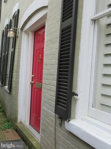 1237 29th St, Washington DC  20019-2102 exterior