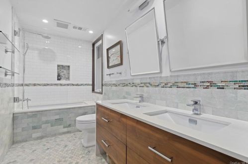 24 Elizabeth Pl, Armonk NY 10504-1428 exterior