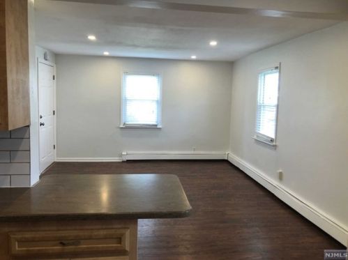 28 Macarthur Ave, Hasbrouck Heights NJ  07604-1529 exterior