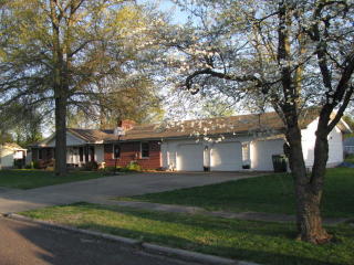 451 Wishart St, Monett, MO 65708-1911