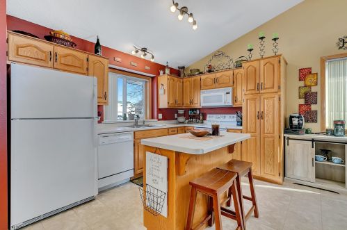 606 7th St, Sartell MN 56377-1517 exterior