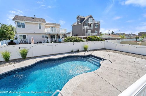 1513 Daytona Rd, Lacey NJ 08731-5014 exterior