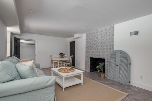 705 Glenforest Rd, Atlanta GA  30328-5211 exterior