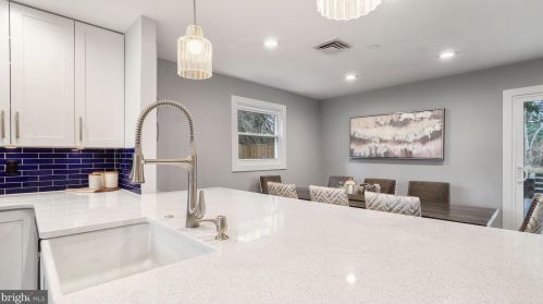 14600 Fairacres Rd, Silver Spring MD  20905-4432 exterior