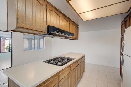 1041 Kumquat Pl, Oxnard CA 93036-1533 exterior