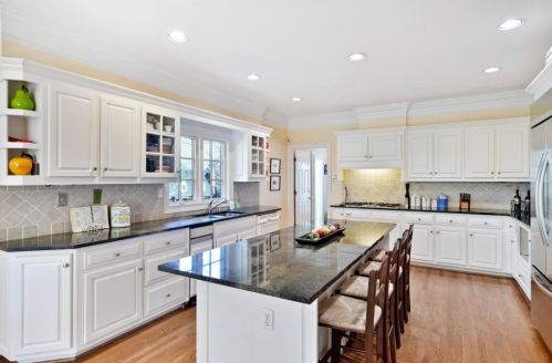 310 Berwicke Cmn, Atlanta GA 30342-2856 exterior