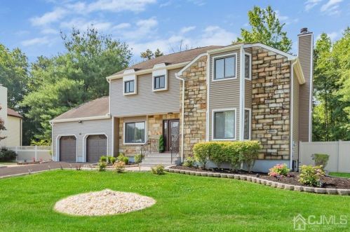 40 Ponderosa Ln, Old Bridge NJ  08857-3334 exterior