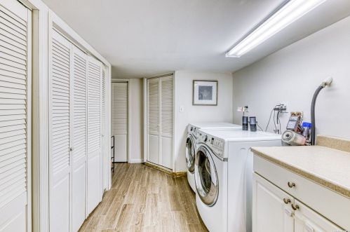 180 Cockonoe Ave, Babylon NY 11702-1904 exterior