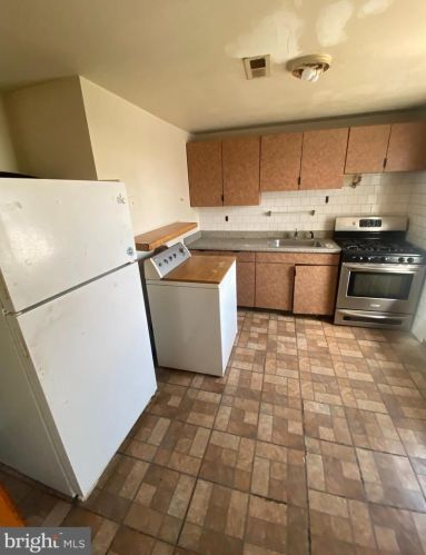 1239 2nd St, Philadelphia PA 19133-3303 exterior