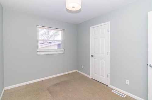 2637 Midland Rdg Dr, Saint Louis MO 63114-1232 exterior