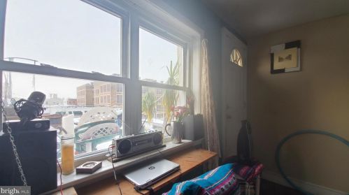 1518 6 St, Philadelphia PA 19147-6536 exterior