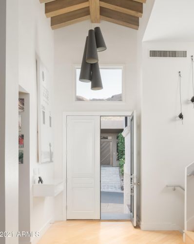 5740 Echo Canyon Dr, Phoenix AZ  85018-1254 exterior