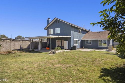 1950 Sutter Pl, Oxnard CA  93033-5633 exterior