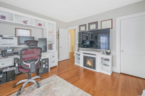 61 21 St, Huntington Station NY 11746-3259 exterior