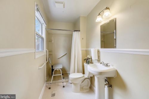 2804 Blazer Ct, Silver Spring MD 20906-2319 exterior