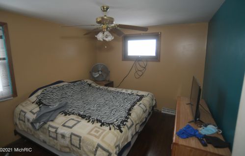 4876 Marshall Ave, Grand Rapids MI 49508-4744 exterior