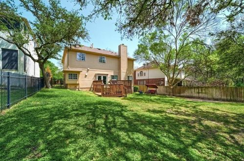 11211 Appletree Ln, Austin TX 78726-1341 exterior